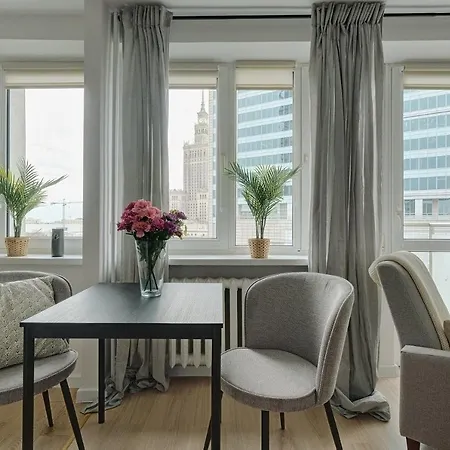 Urban Oasis Private With Palace Of Culture View شقة